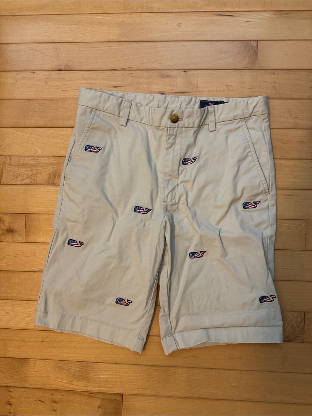 Vineyard Vines Khaki Shorts with Patriotic Whale Embroidery Youth 16 EUC